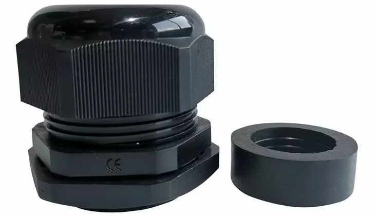 KAAPELILÄPIVIENTI 18-25MM, M36 X 1.5 MUSTA - Läpivientikumit veneeseen - 301-73-072 - 1