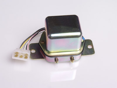 SÄÄDIN AVR-714 24V NISSAN - Lataus-säädin - 2011-1852 - 1