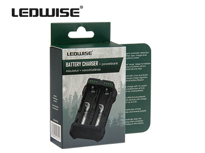 UNIVERSAL AKKULATURI 2::LLE LADATTAVALLE AKULLE TAI PARISTOLLE - Akut, laturit ja paristot - 1700-AT794 - 1