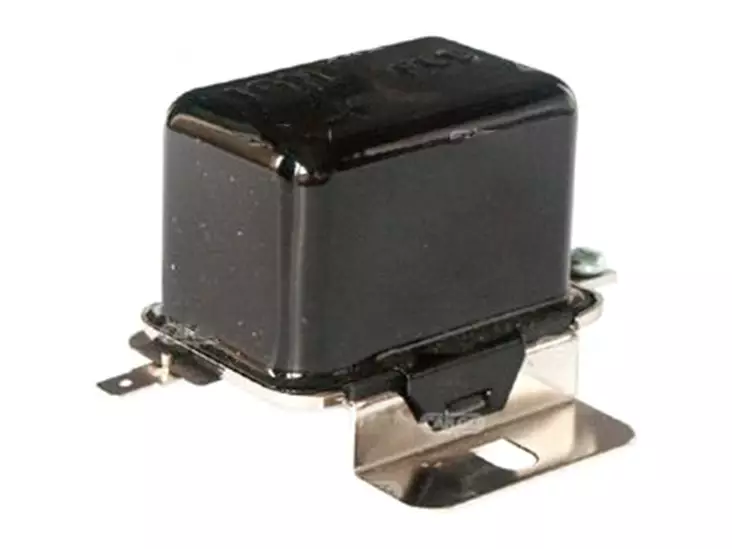 SÄÄDIN 12V MOPAR -1970 - Lataus-säädin - F032130504 - 1