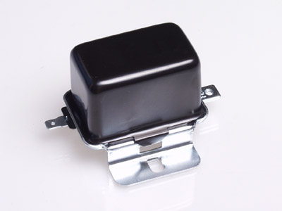 SÄÄDIN 12V MOPAR -1970 - Lataus-säädin - 2004-1765 - 1