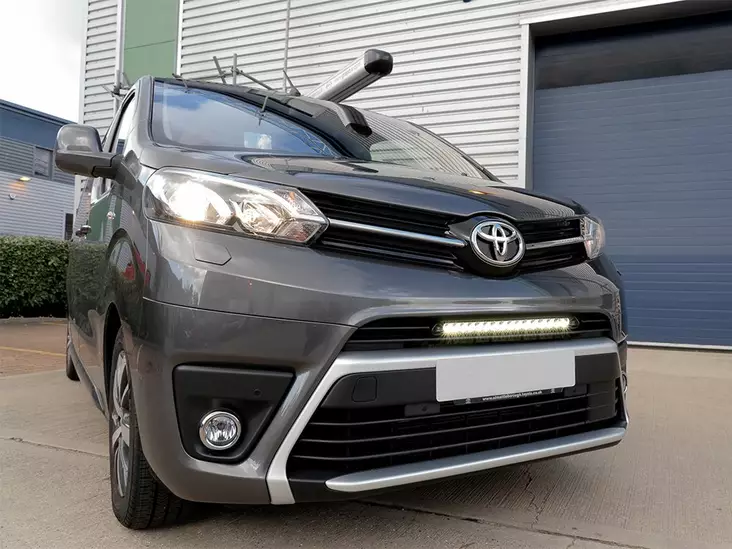 LAZER LISÄVALOPAKETTI PUSKURIIN TOYOTA PROACE 2020-> LINEAR 18 ELITE - Merkkikohtaiset lisävalosarjat - 570902006 - 1