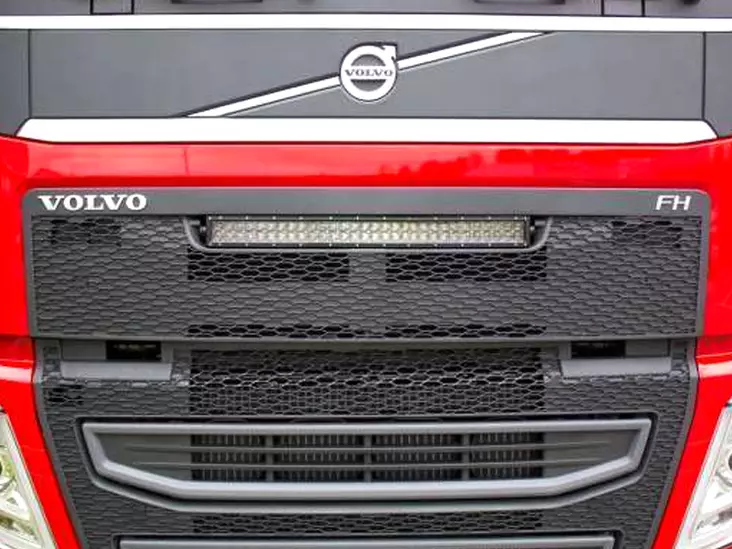 DSM-LISÄVALOPAKETTI VOLVO FH4 GRILL BRACKET - Merkkikohtaiset lisävalosarjat - 1605-NS4138 - 1